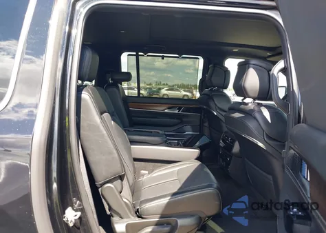 2024 Jeep Grand Wagoneer L Series I z USA, uszkodzony, nr VIN 1C4SJSEP6RS112360